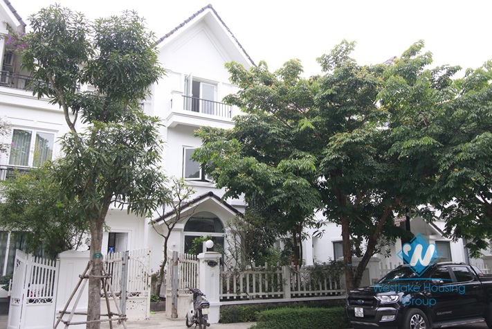 Villa with 4 bedrooms for rent in Vinhome  Riverside Long Bien, Hanoi.